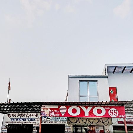 Oyo Double Ss Hotel Hathras Bagian luar foto