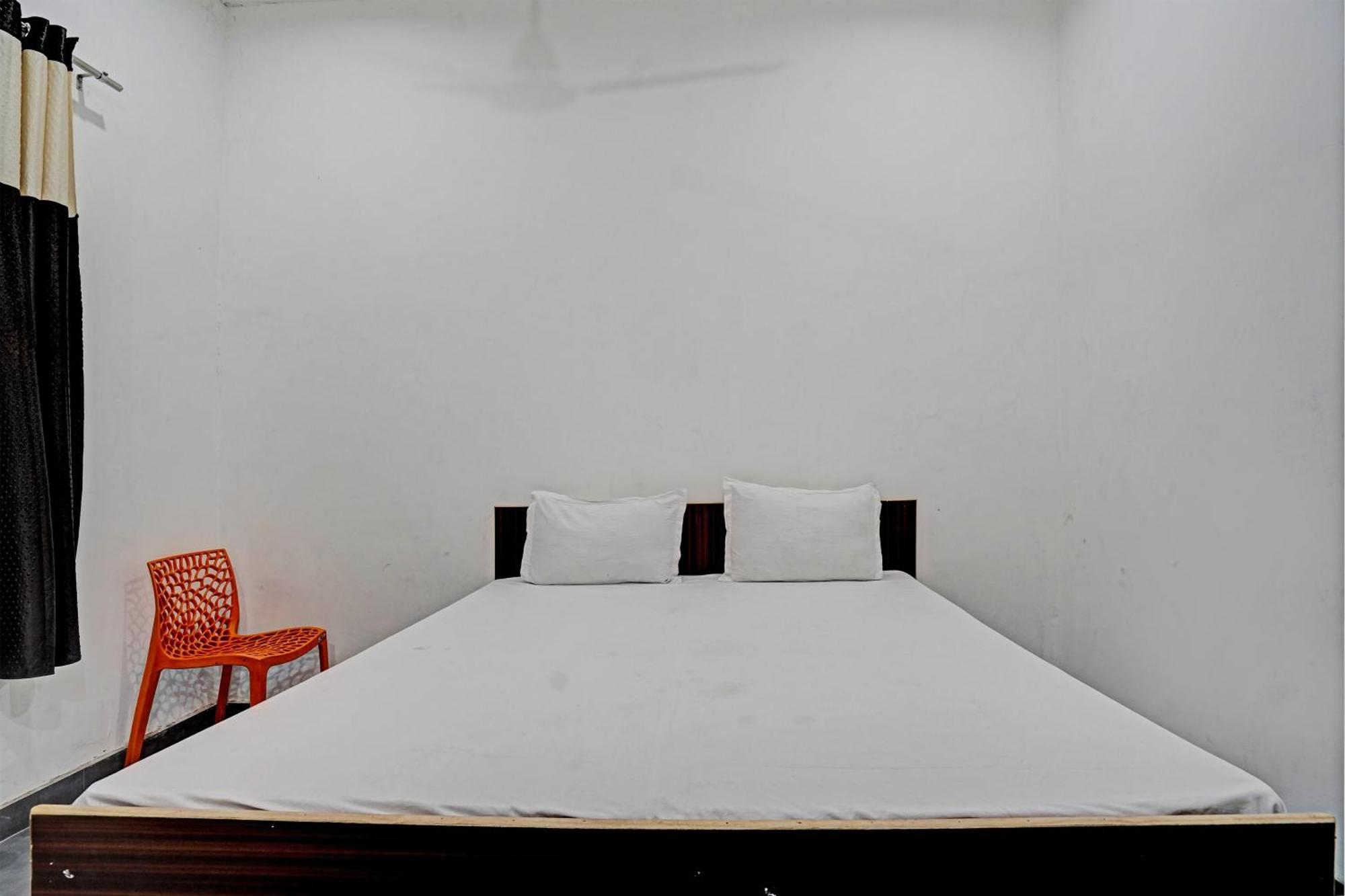 Oyo Double Ss Hotel Hathras Bagian luar foto